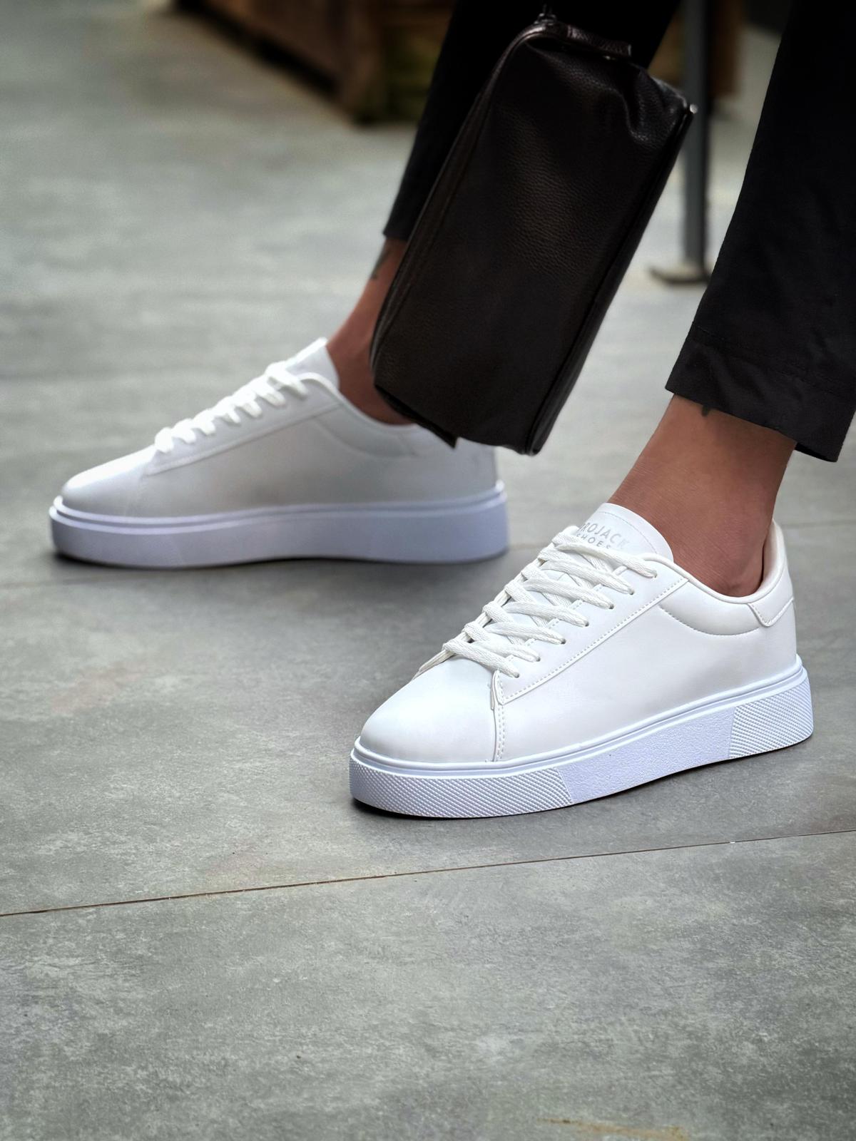 SNEAKER