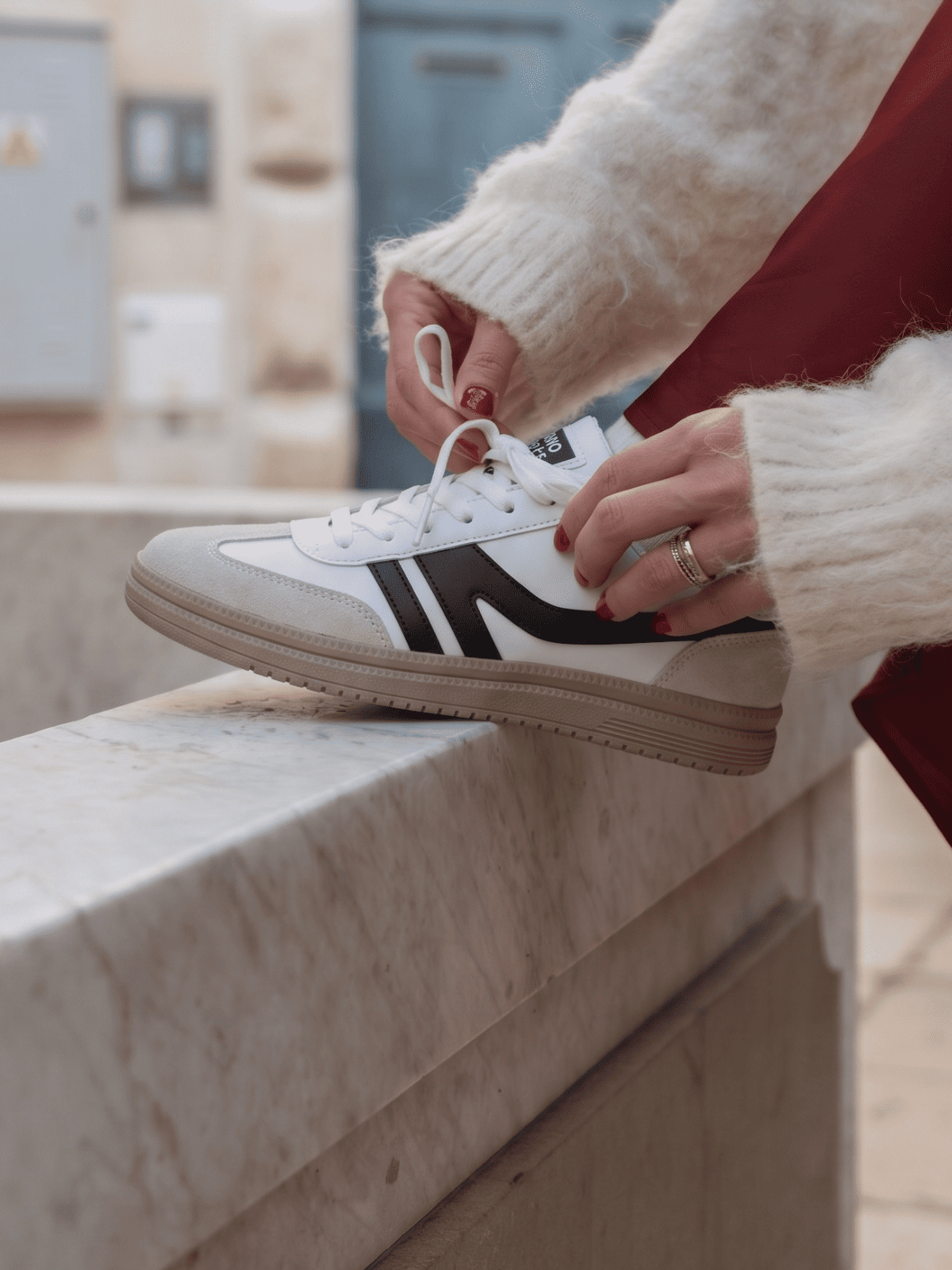 SNEAKER